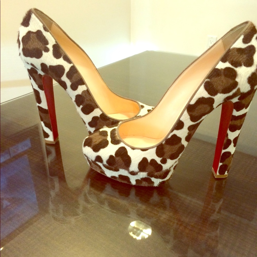 Christian Louboutin lLeopard Print Pumps